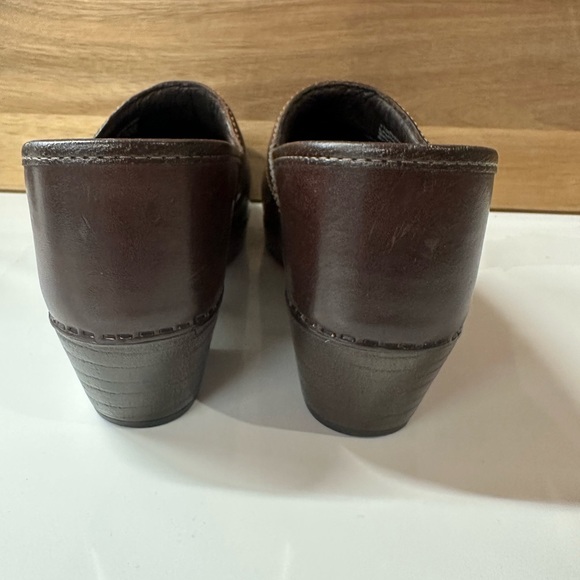 Dansko Tamara Womens 40/9.5 Brown Leather Split Toe Nurse Clogs Mules Shoes - Picture 7 of 7